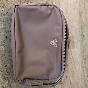 Aritizia belt bag TNaction